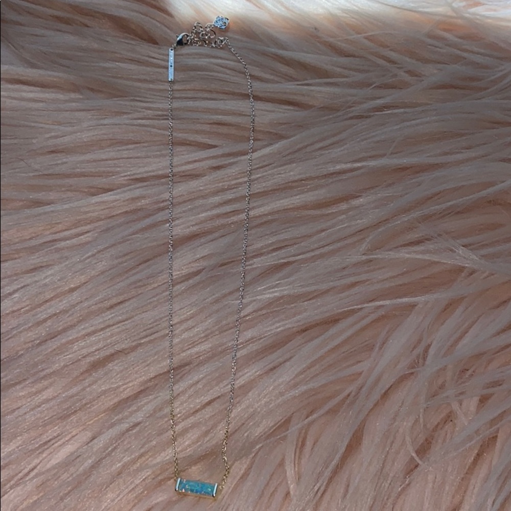 Kendra Scott necklace